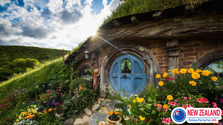 Middle-Earth-Hobbiton-movie-set